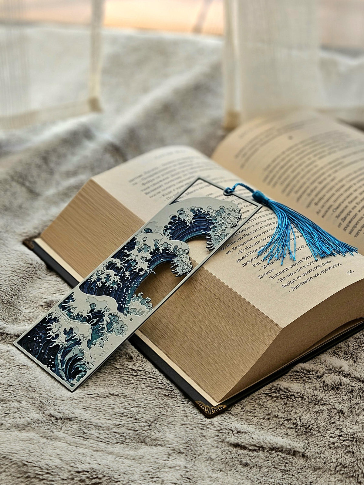 Reading Gift Collection Japanese Art Bookmark Great Wave Design Premium Book Marker White Pattern Decorative Accent Blue Tassel Detail Perfect Book Lover Present Beautiful Study Space Essential Classic Print Pattern Library Addition