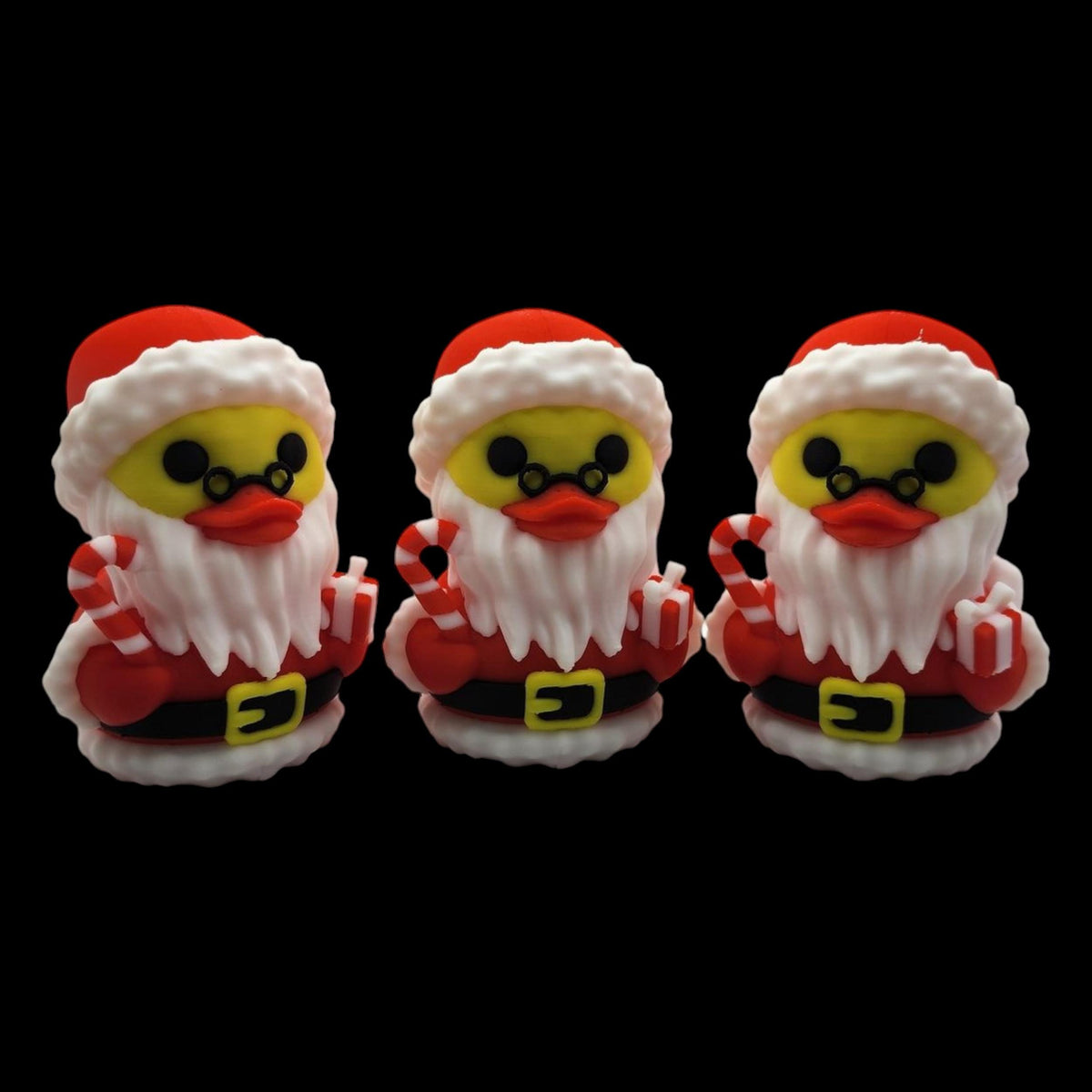 Cute Yellow Duck Christmas Figurine Santa Outfit Holiday Character Desktop Ornament Collectible Series Winter Decoration Novelty Gift Item Office Accessory Small Size Display Festive Season Decoration 3D Printed Design Premium Material